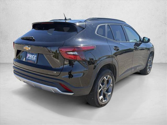 Used 2025 Chevrolet Trax LT FWD image 5