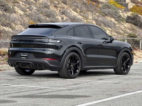 Certified 2025 Porsche Cayenne GTS image 7