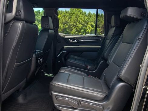 Used 2023 GMC Yukon XL Denali AWD/4WD image 10