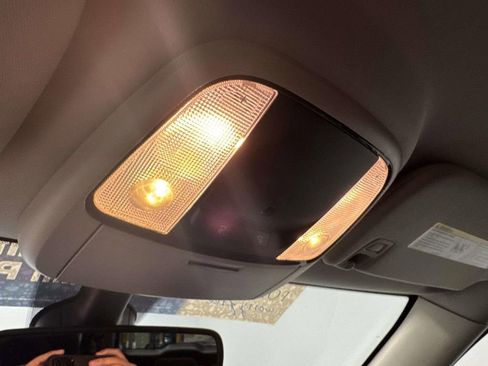 Used 2022 Dodge Durango SXT w/ Anodized Platinum Package image 28