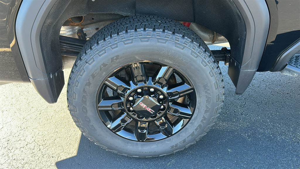 Used 2025 GMC Sierra 2500 AT4 AWD/4WD image 11