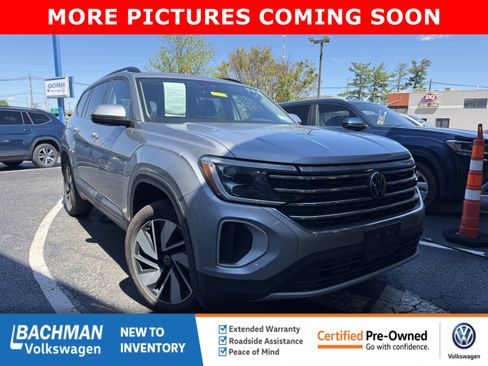 Used 2024 Volkswagen Atlas SE image 2