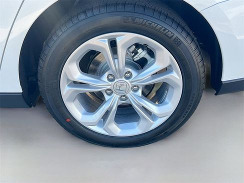 New 2025 Honda Accord LX image 30