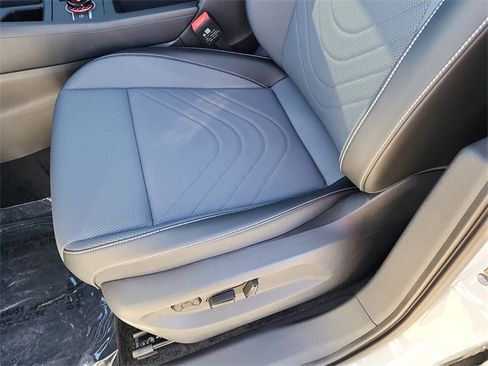 New 2026 Volkswagen Tiguan SE image 14