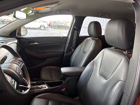 Used 2020 Buick Encore GX Essence image 8