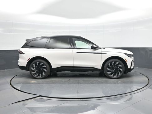 New 2026 Lincoln Nautilus Reserve w/ Jet Appearance Package AWD/4WD image 16