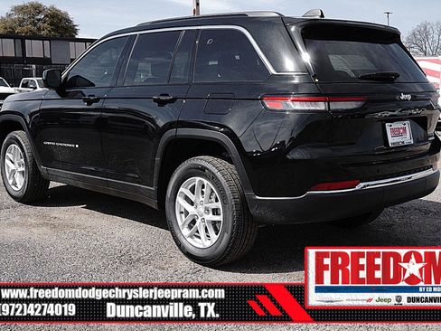 New 2026 Jeep Grand Cherokee Laredo image 3