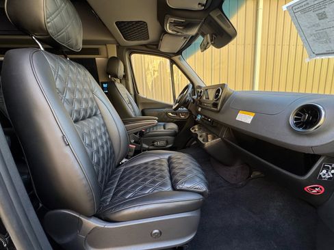 Used 2023 Mercedes-Benz Sprinter 3500 image 27