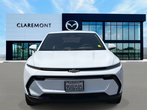 Used 2025 Chevrolet Equinox EV LT FWD image 2