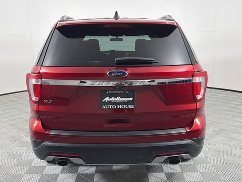 Used 2018 Ford Explorer XLT FWD image 6