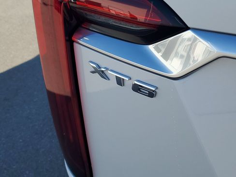 Used 2025 Cadillac XT6 Premium Luxury w/ Technology Package AWD/4WD image 8