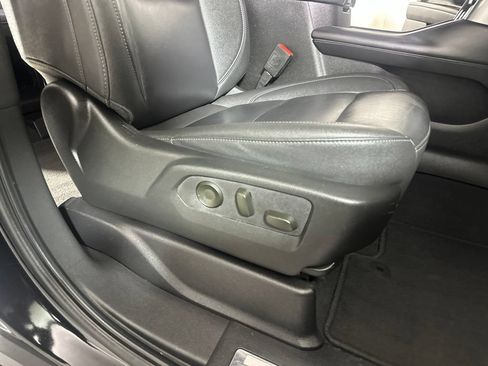Used 2024 Chevrolet Tahoe LT AWD/4WD image 25