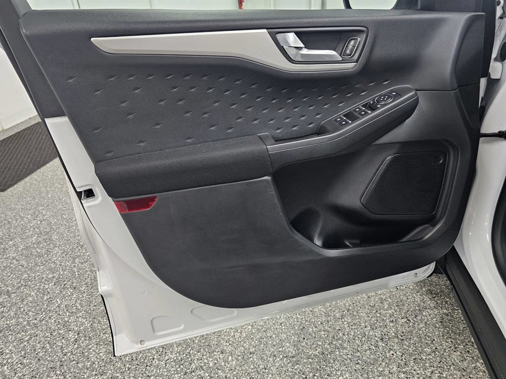 Used 2020 Ford Escape SE FWD image 14