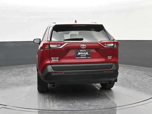 Used 2022 Toyota RAV4 XLE w/ Convenience Package image 6