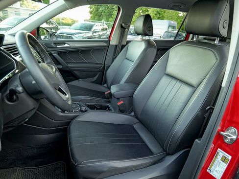Used 2022 Volkswagen Tiguan SE AWD/4WD image 22