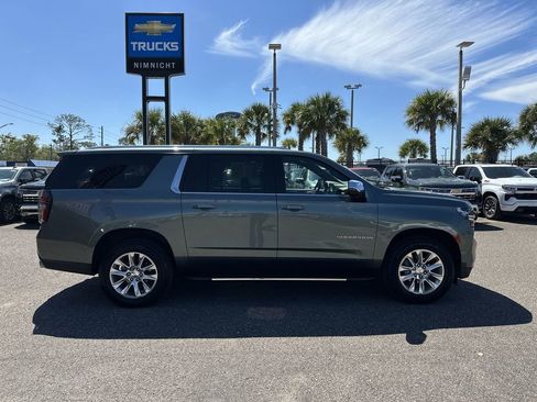 Used 2024 Chevrolet Suburban Premier image 17