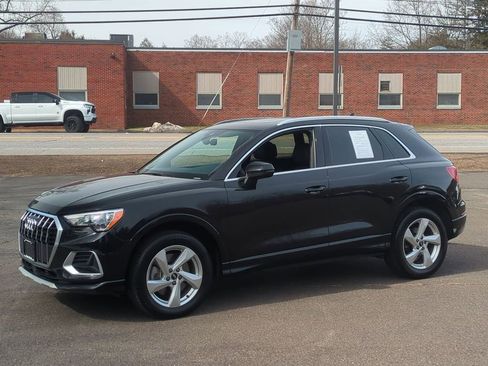 Used 2022 Audi Q3 2.0T Premium image 2