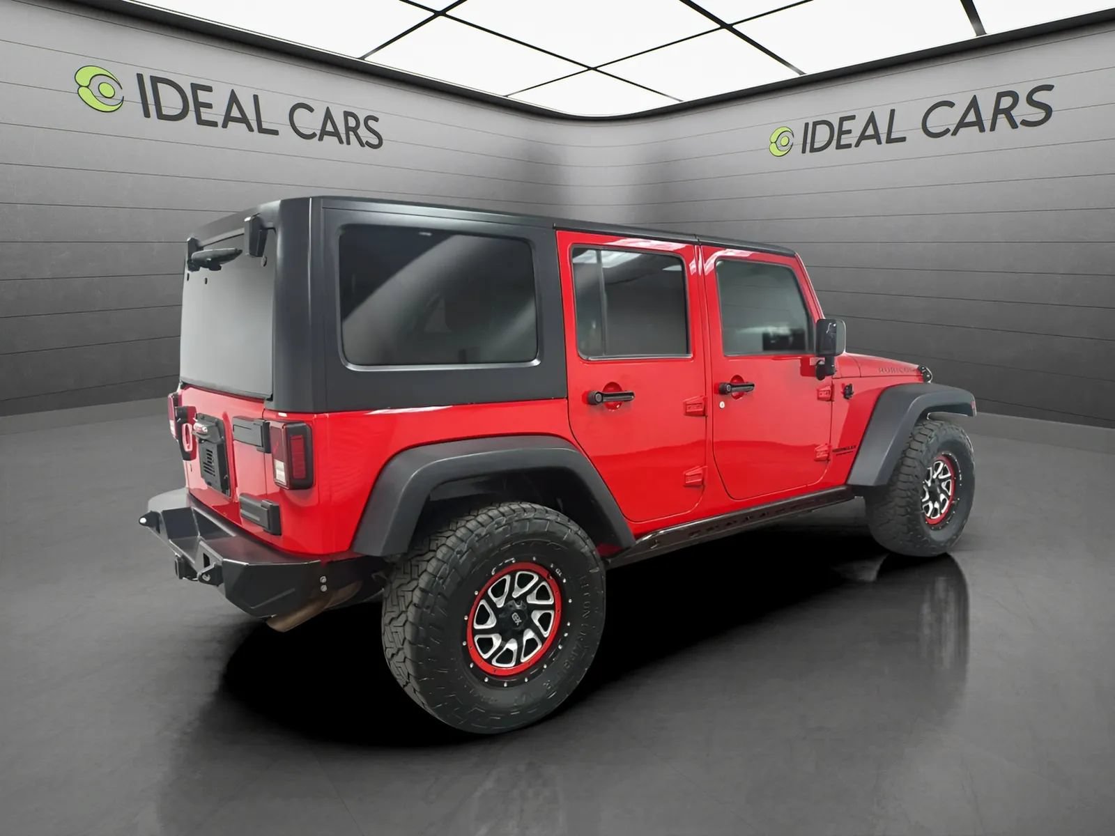 Used 2017 Jeep Wrangler Unlimited Rubicon w/ Connectivity Group AWD/4WD image 5