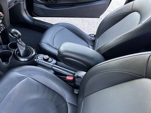 Used 2019 MINI Cooper 2-Door Hardtop image 11