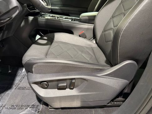 Used 2025 Volkswagen Atlas SE image 14