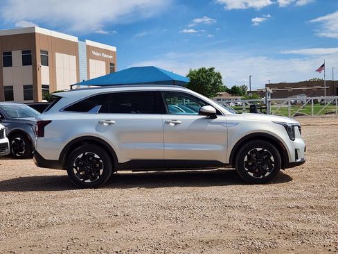New 2026 Kia Sorento S w/ S Panoramic Sunroof Package FWD image 2