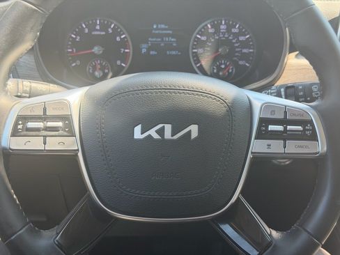 Used 2022 Kia Telluride EX w/ EX Premium Package FWD image 13