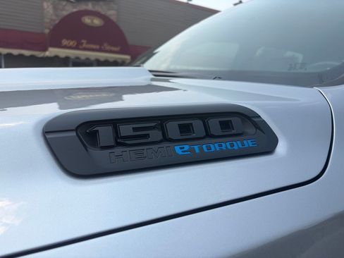 Used 2024 RAM 1500 Big Horn AWD/4WD image 11