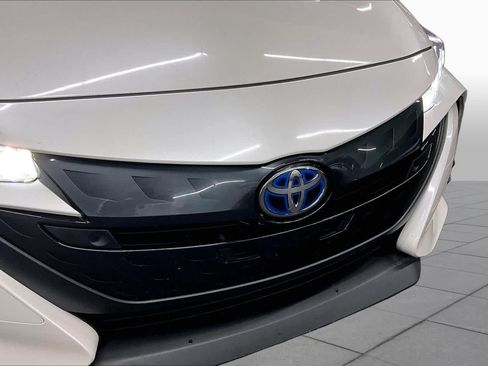 Used 2018 Toyota Prius Prime Advanced FWD image 29
