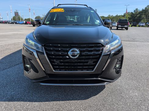 Used 2021 Nissan Kicks SR w/ SR Premium Package FWD image 8