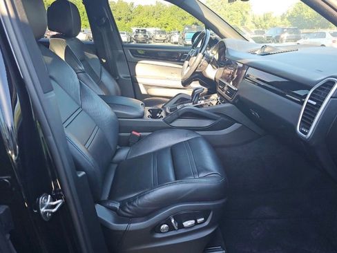 Used 2019 Porsche Cayenne S AWD/4WD image 14
