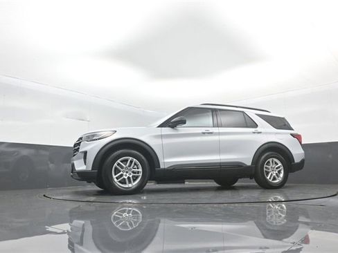 New 2026 Ford Explorer Active image 31