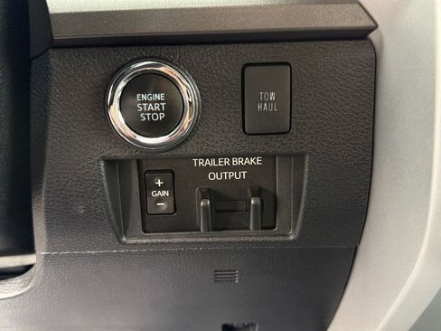 Used 2020 Toyota Tundra SR5 w/ TRD Off-Road Package AWD/4WD image 20