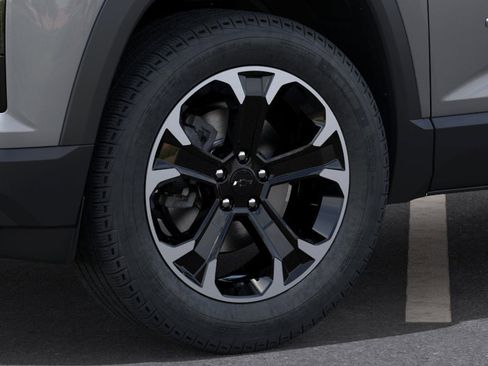 New 2026 Chevrolet Equinox LT w/ Convenience Package II AWD/4WD image 9