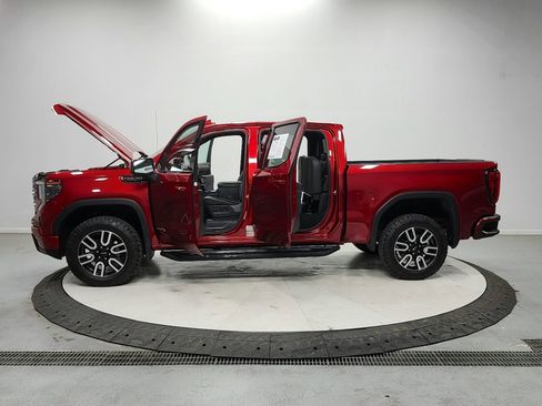 Used 2024 GMC Sierra 1500 AT4 w/ Technology Package AWD/4WD image 12