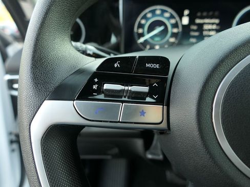 Used 2024 Hyundai Elantra SEL image 16