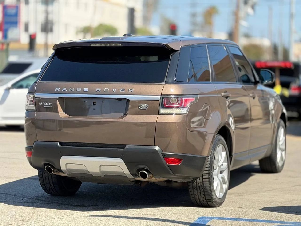 Used 2014 Land Rover Range Rover Sport HSE AWD/4WD image 18