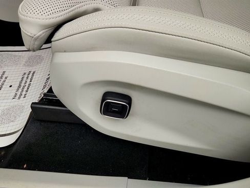 Used 2025 Volvo EX90 Ultra image 12