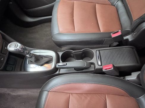 Used 2014 Buick Encore Premium image 17