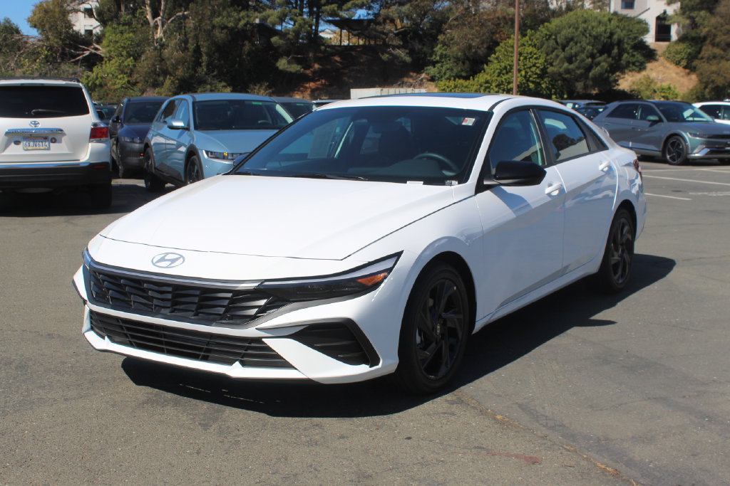 Used 2026 Hyundai Elantra SEL Sport FWD image 3