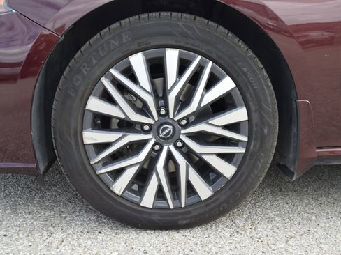 Used 2023 Nissan Altima 2.5 SV w/ SV Premium Package image 25