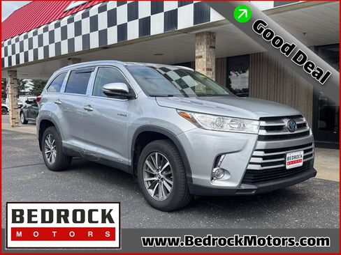 Used 2019 Toyota Highlander XLE AWD/4WD image 1