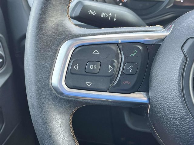 Used 2025 Jeep Wrangler Unlimited Sahara AWD/4WD image 26