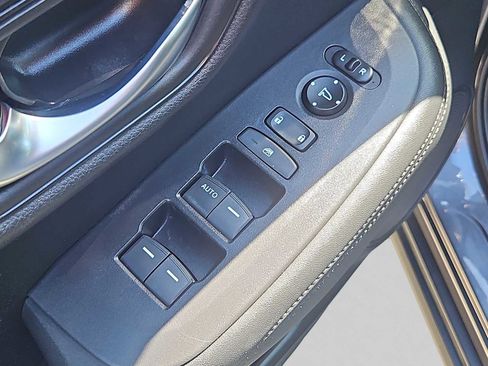 Used 2023 Honda HR-V LX image 21