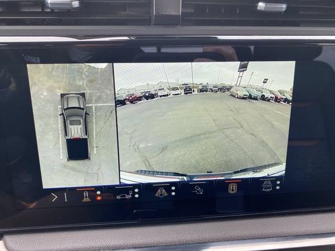 Used 2025 GMC Sierra 1500 AT4 w/ AT4 Premium Package AWD/4WD image 24