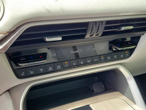 New 2026 MAZDA CX-90 Plug-In Hybrid w/ Premium Plus AWD/4WD image 34