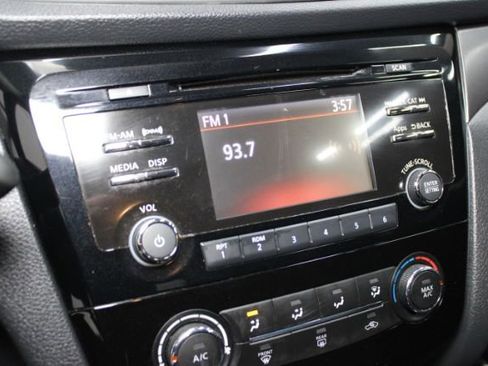 Used 2016 Nissan Rogue S image 12