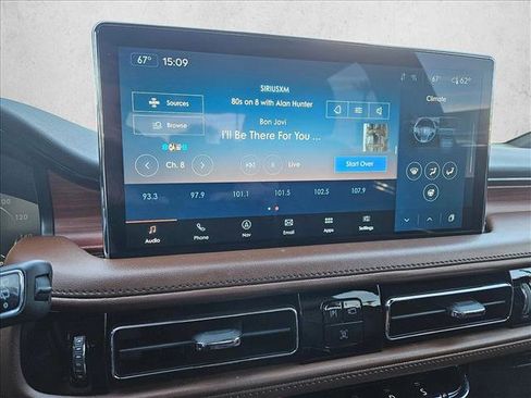 Used 2022 Lincoln Nautilus Reserve w/ Equipment Group 201A image 13