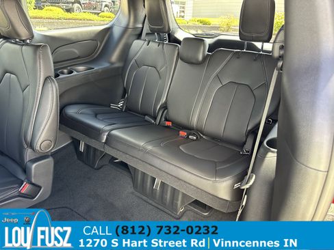 New 2026 Chrysler Pacifica Select image 10