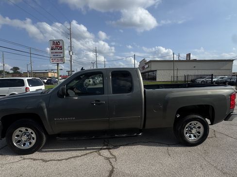 Used 2011 Chevrolet Silverado 1500 LS RWD image 3