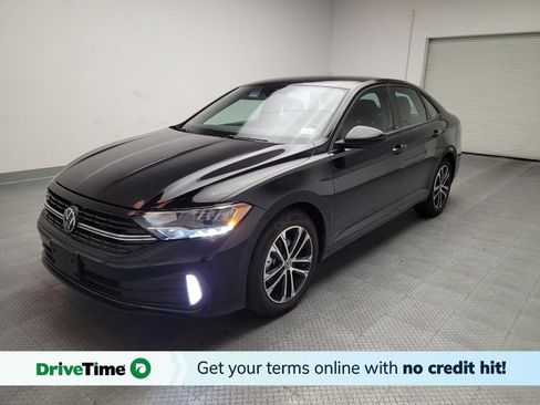 Used 2024 Volkswagen Jetta Sport image 1